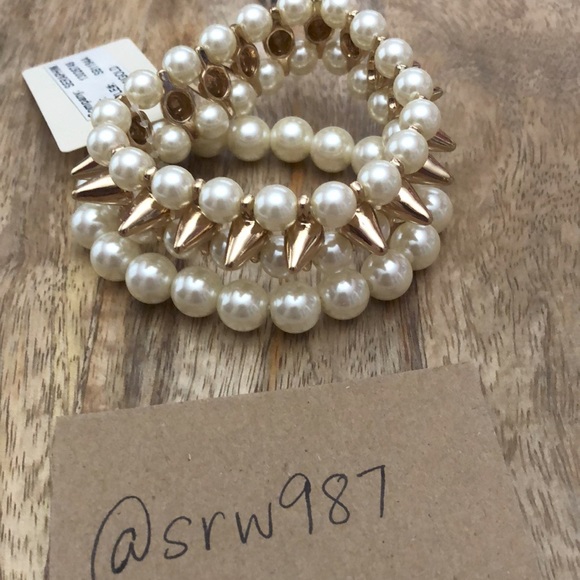 Forever 21 Stretchy Spike Bead Bracelet Set in Cream and Gold - Picture 3 of 8